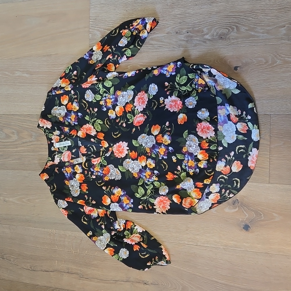 *Last Chance*Lovely Day Women's Small Floral Blouse